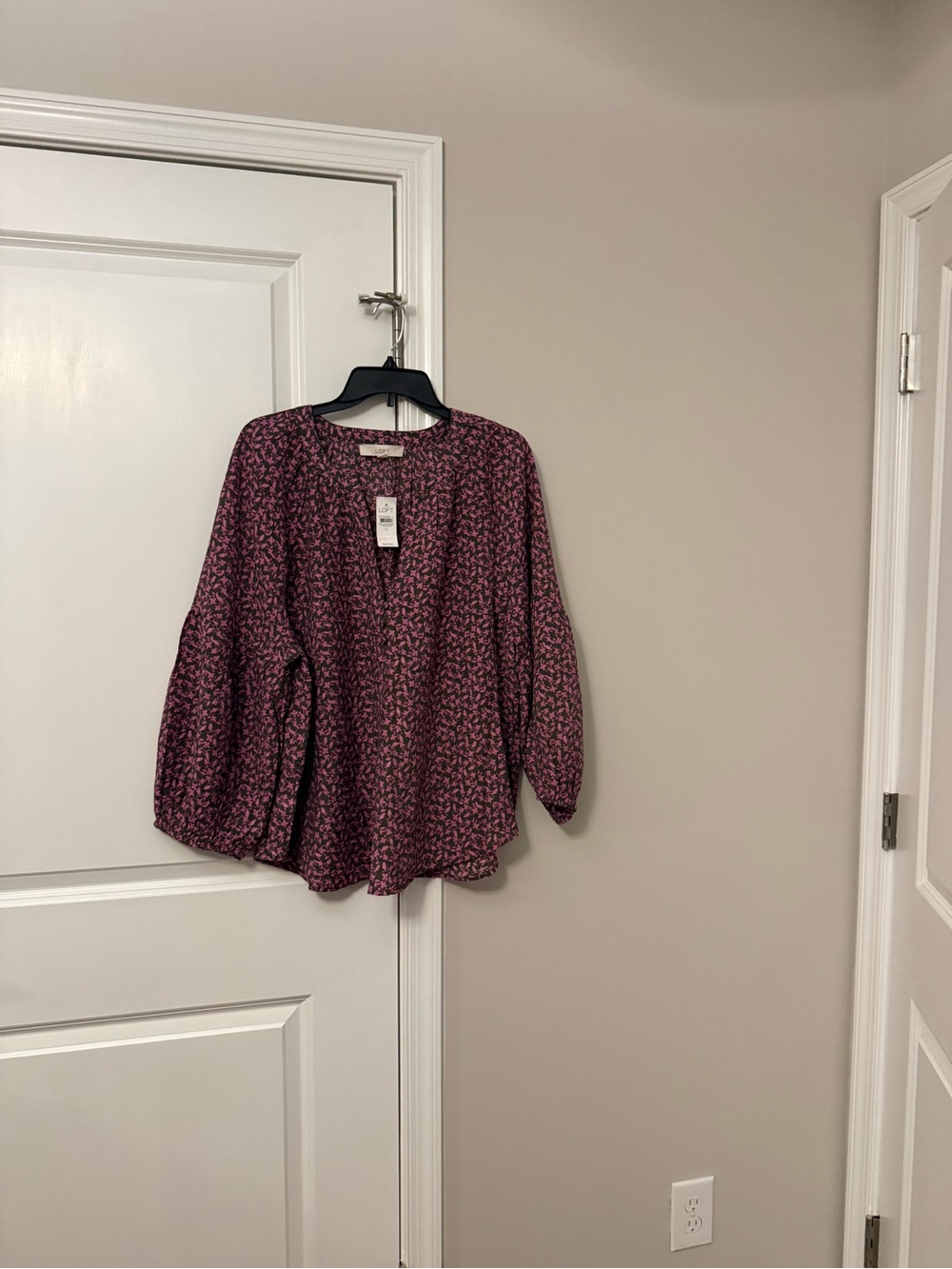 LOFT Burgundy Pink Floral Split-Neck Blouse with Puff Sleeves